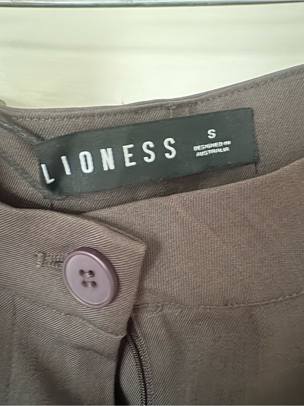 Lioness NWT size small, Wide-Leg Pants with White Side Stripes in Ash - Picture 9 of 13